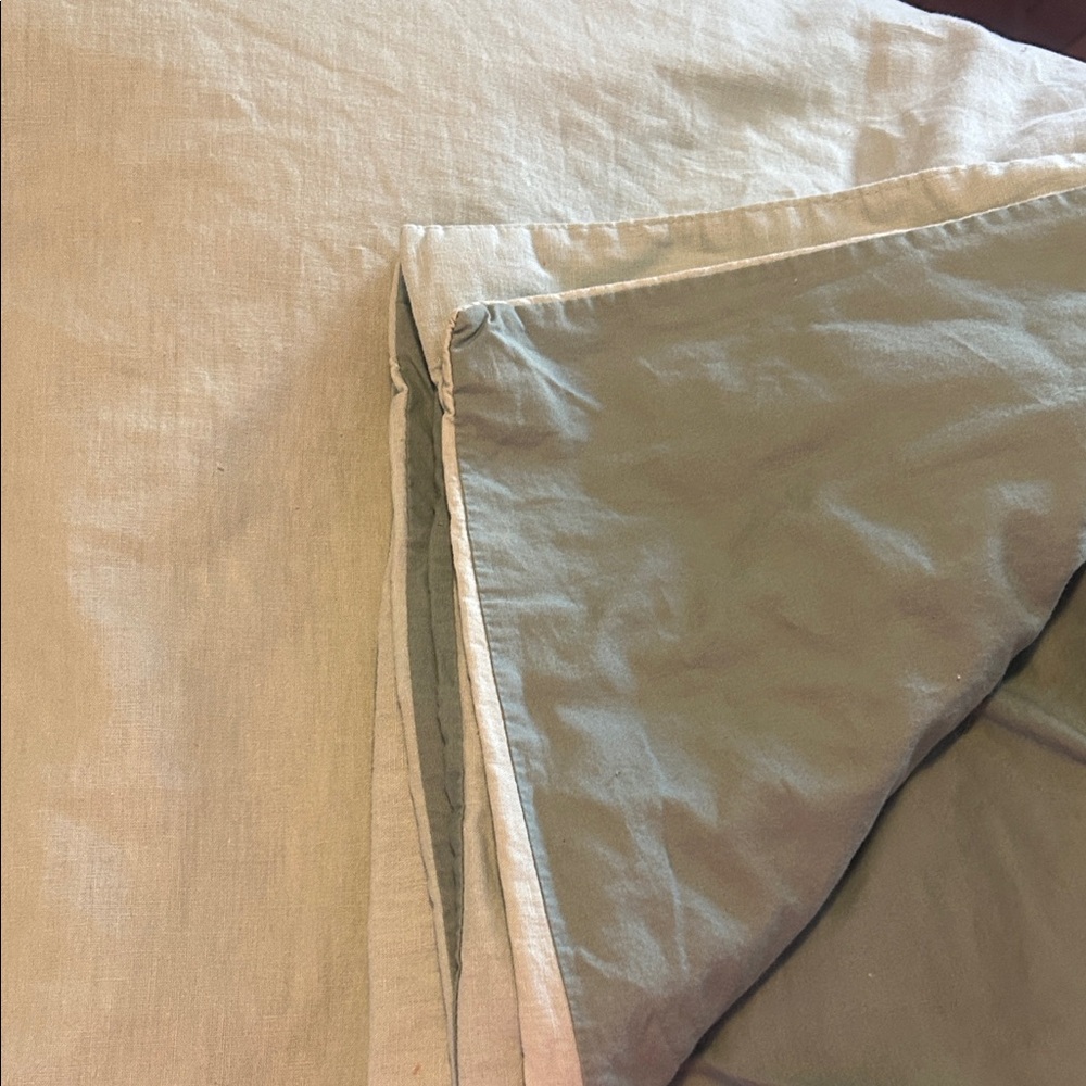 Full/Queen THRESHOLD Reversible Linen-Style Duvet Cover in 2 aqua shades